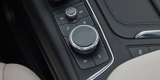2022 XT5 center console.