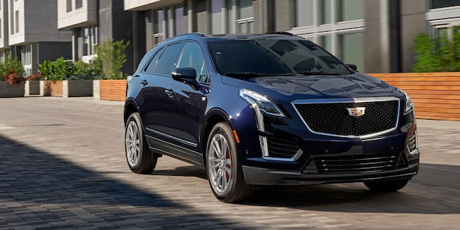 2022 XT5 driving on the road.