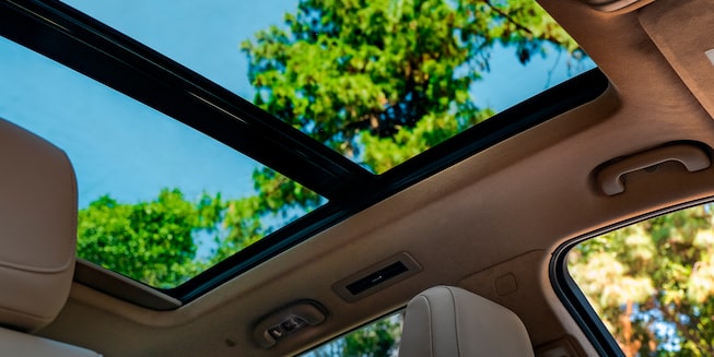 2022 XT6 interior sunroof.