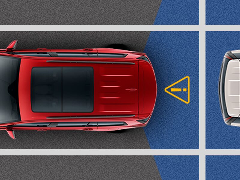 Cadillac XT6 2023 : aide au stationnement arrière.