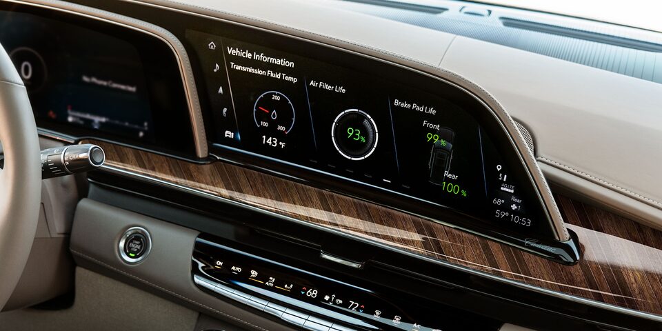 The first-ever curved OLED display of the 2024 Cadillac Escalade.