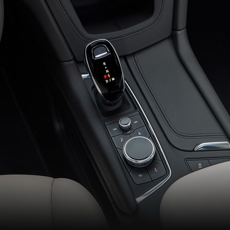Levier de vitesses électronique de précision du Cadillac XT5 2024.