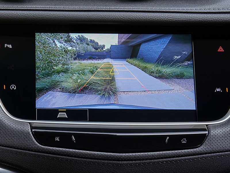 Caméra arrière haute définition du Cadillac XT5 2024.