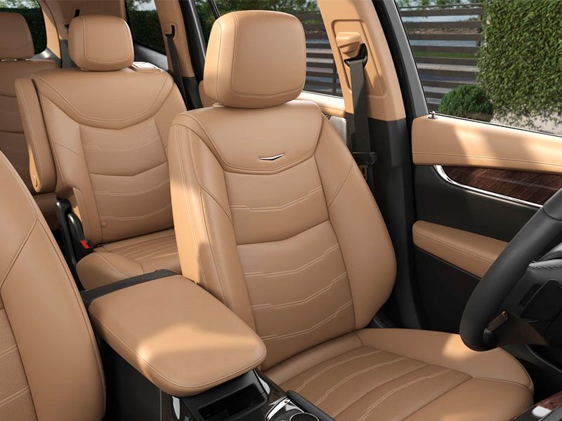 Les sièges luxueux et confortables du VUS intermédiaire 7 passagers Cadillac XT6 2025.