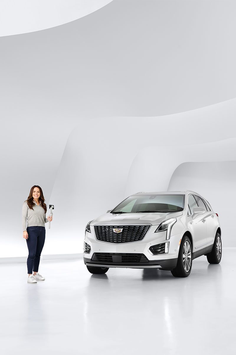 2023 XT5 compact luxury SUV in Cadillac Live.