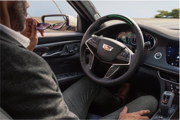 Berline Cadillac CT6 2020 : Fonction d’aide à la conduite super cruise.