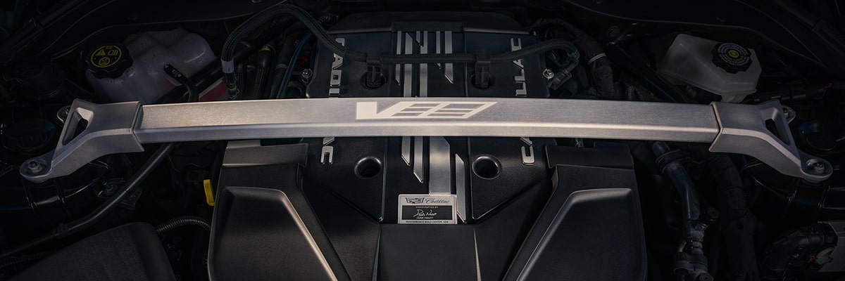 Vue rapprochée du moteur de la Cadillac CT5-V 2025.