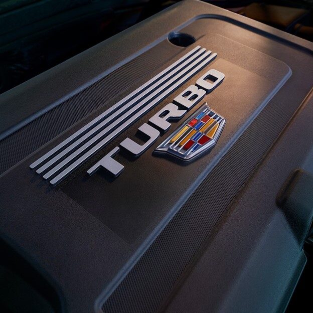 2.0L turbocharged engine of the 2024 Cadillac XT4.