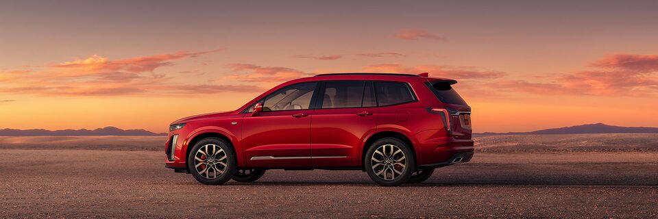 Left side profile view of the 2024 Cadillac XT6.