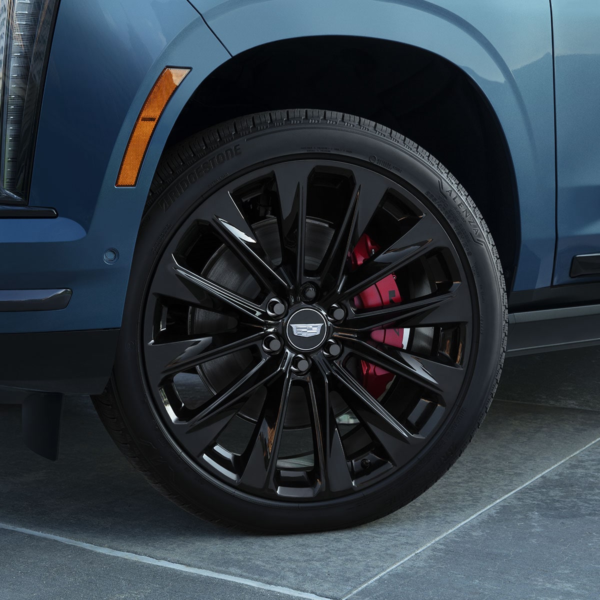Vue rapprochée d’une roue du Cadillac Escalade 2027