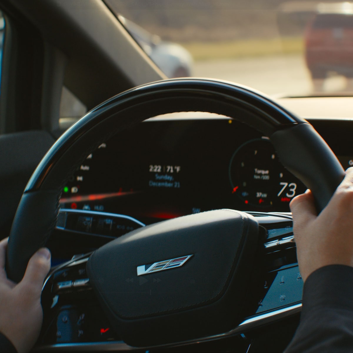 Cadillac Escalade-V 2027 roulant sur la route