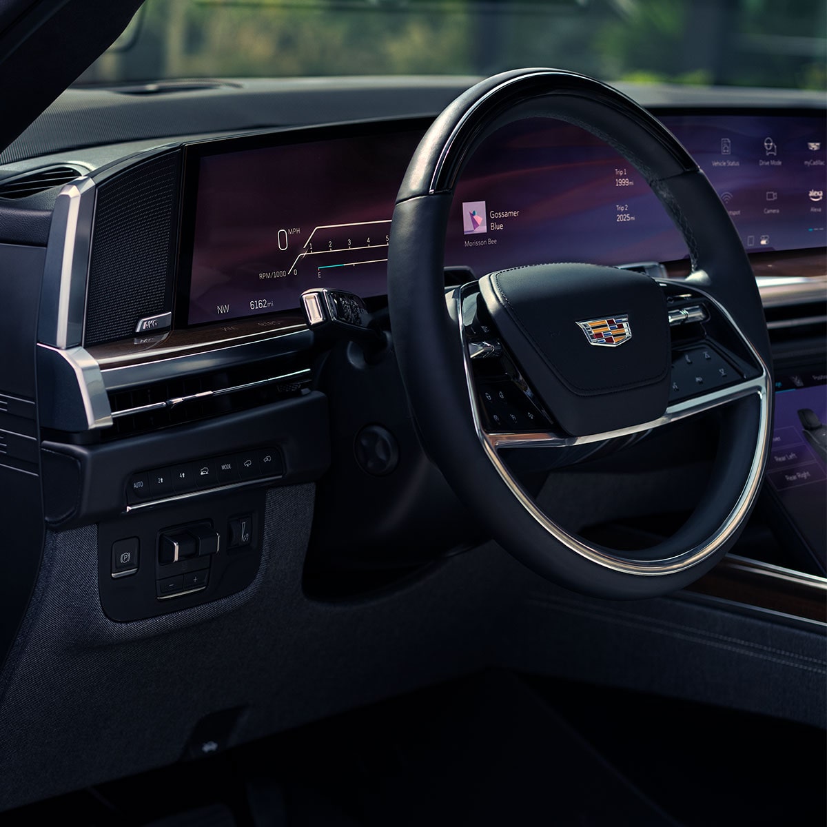 Gros plan sur le volant et le tableau de bord du conducteur de la Cadillac Escalade 2027