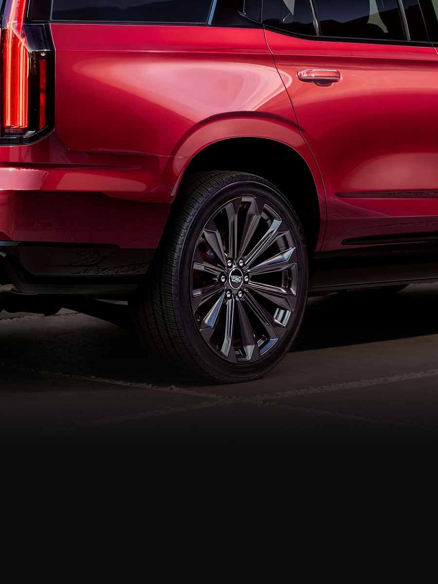 Vue rapprochée d’une roue de 24 pouces du Cadillac Escalade-V 2027