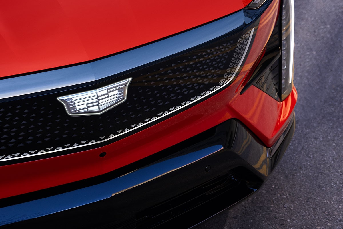 Close-up of the Cadillac Crest Emblem on the Cadillac OPTIQ's Grille
