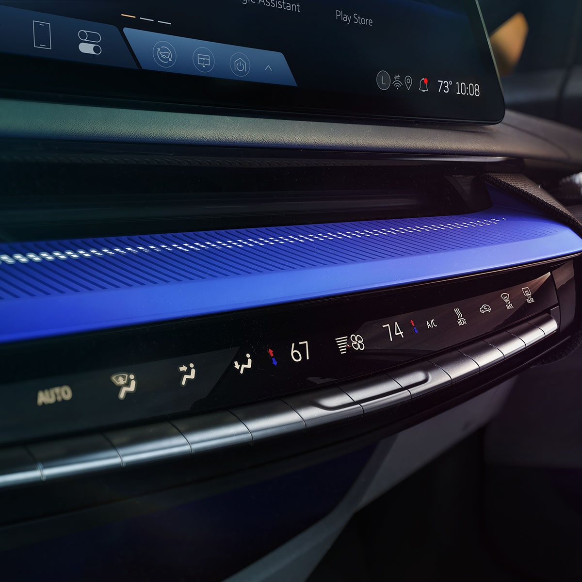 Gros plan des réglages de la climatisation de la Cadillac OPTIQ 2027.