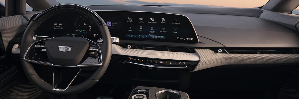 Le tableau de bord, le système d’infodivertissement et le volant de la Cadillac OPTIQ 2027.
