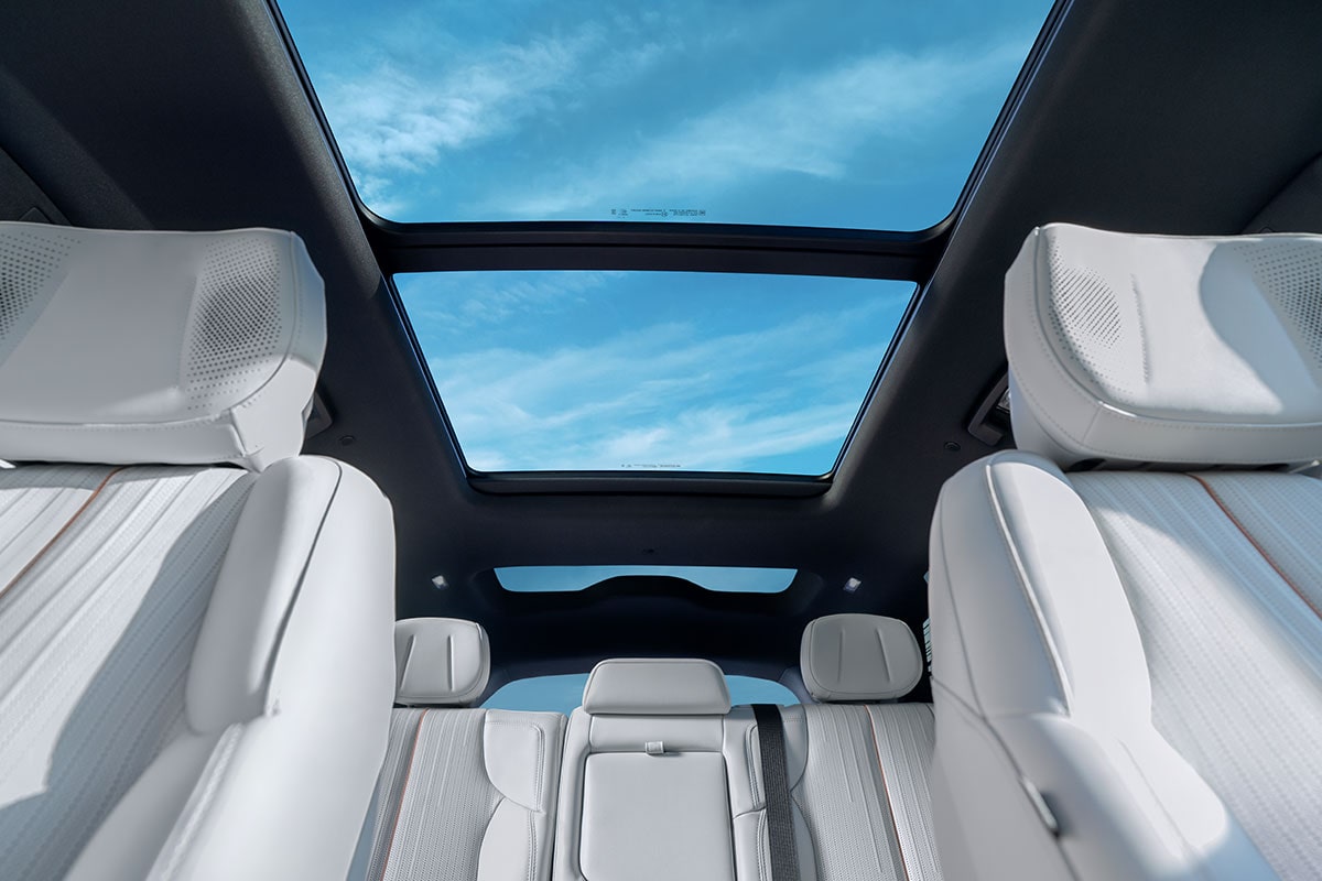 Front Row View of the 2027 VISTIQ Dual Pane Sunroof and Three Rows.