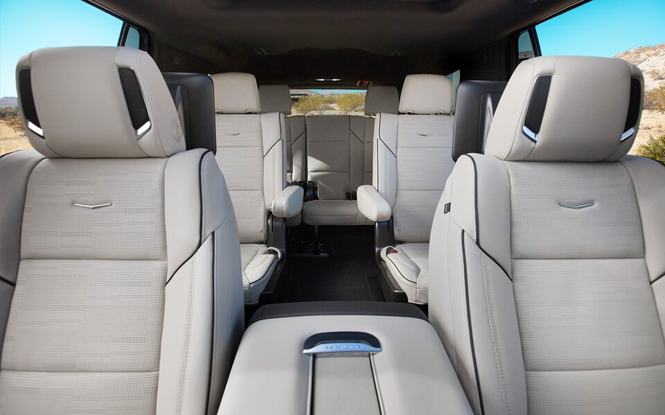 Vue intérieurdes sièges de la Cadillac Escalade.