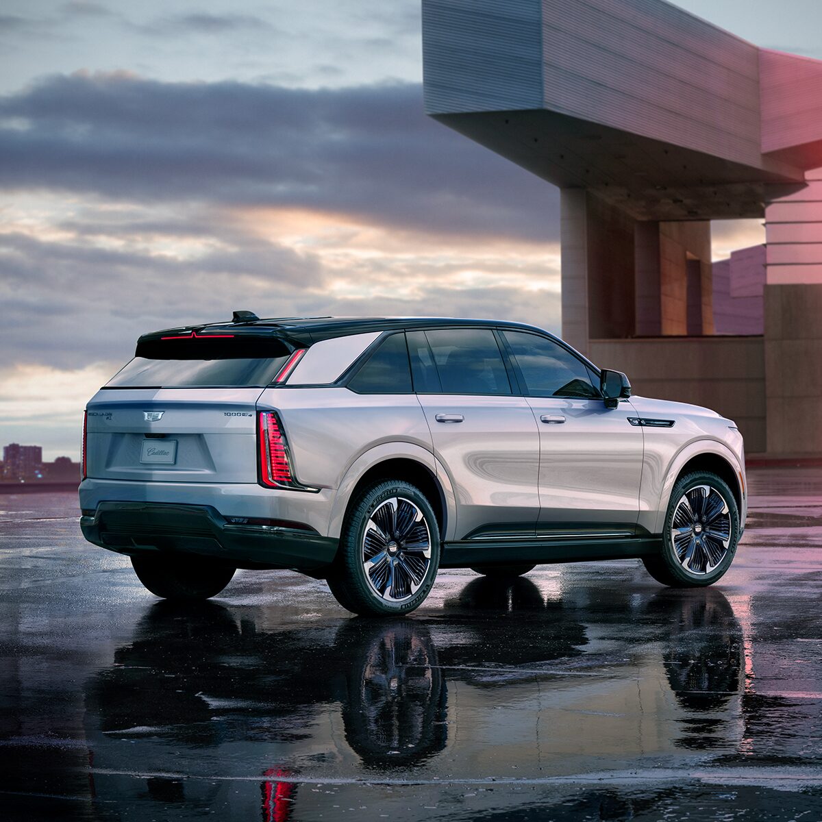 Vue latérale droite de l’Escalade IQ 2024.