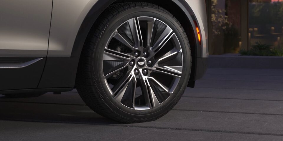 Roue améliorée du Cadillac LYRIQ 2023.