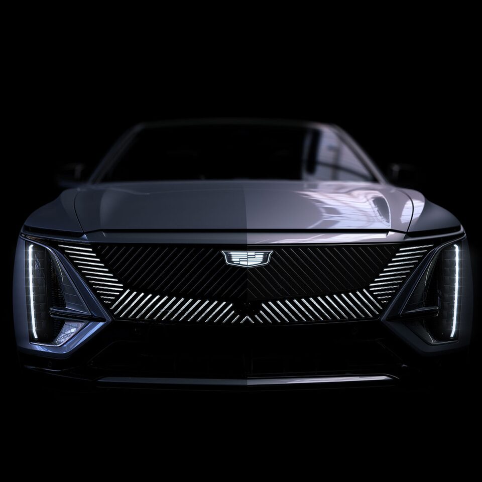 Calandre en cristal noir du Cadillac LYRIQ.