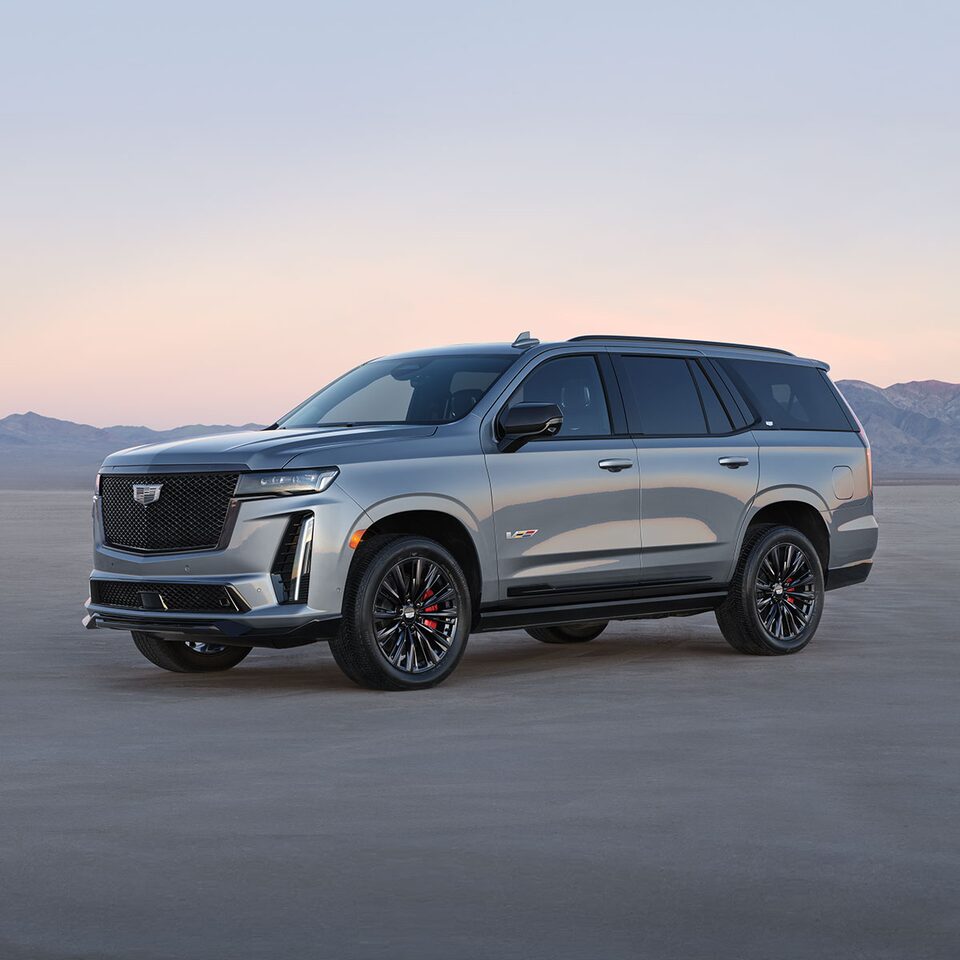 Vue latérale avant gauche du Cadillac Escalade de série V.