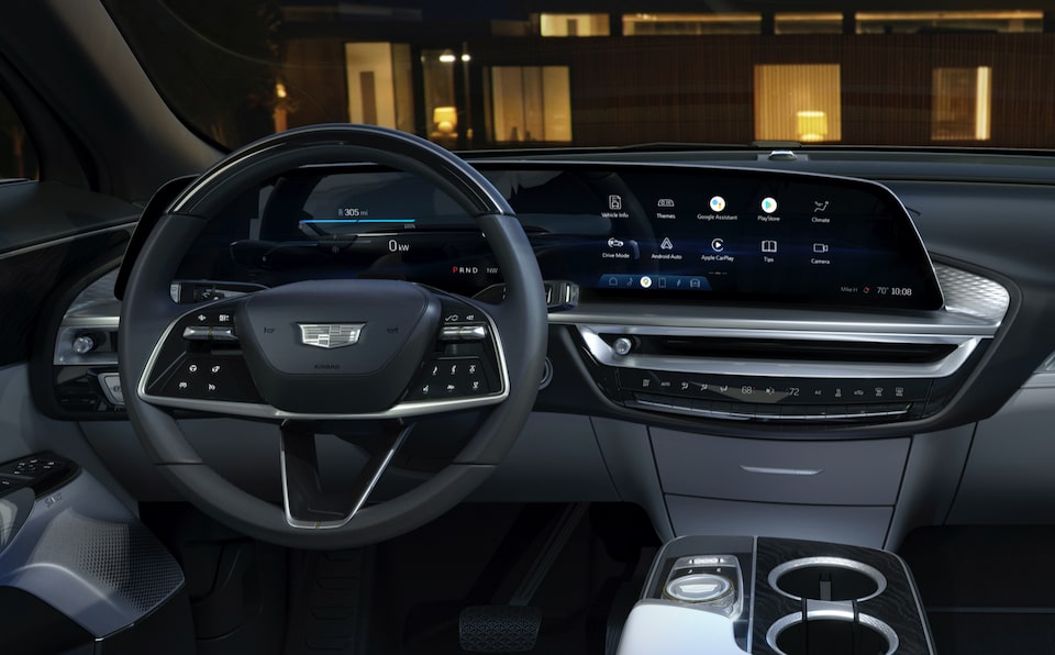 Intérieur Cadillac LYRIQ doté d'un écran LED avancé de 33 pouces de diagonale.