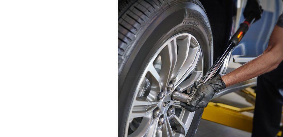 Programme d'entretien privilégié Cadillac : Permutation des pneus.