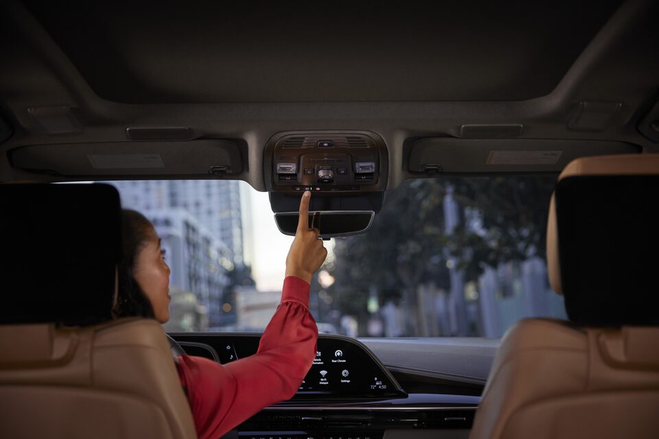 OnStar Safety and Security in-vehicle button.