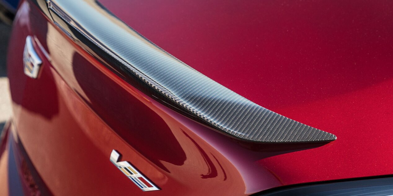 Coffre arrière de la Cadillac CT4-V 2024.