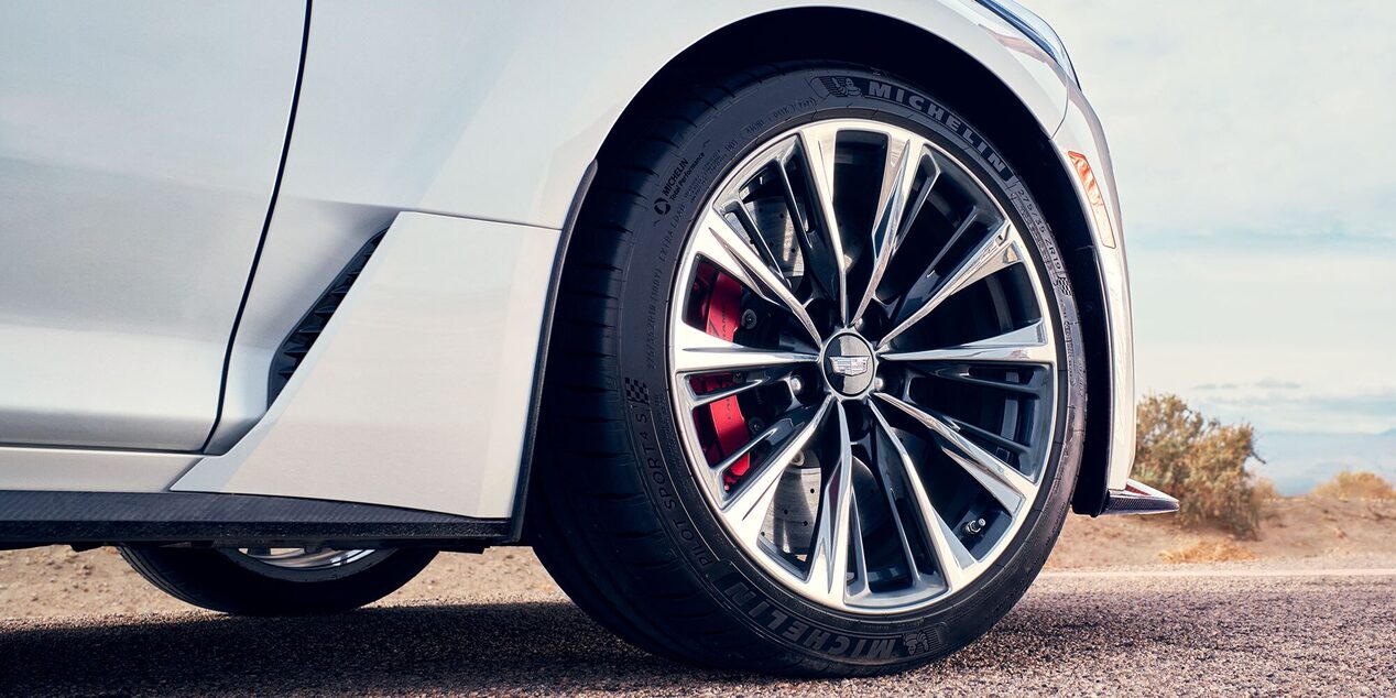 Roue de la Cadillac CT5-V 2024.