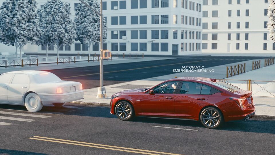 Freinage d’urgence automatique de la Cadillac CT5-V 2024.