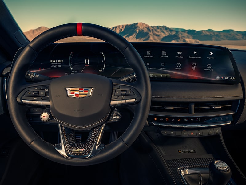 Volant et système d’infodivertissement de la Cadillac CT5-V 2026.