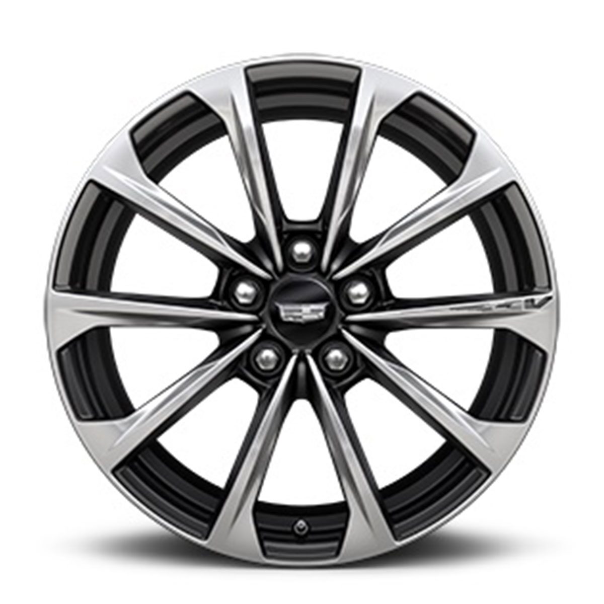 La roue en alliage d’aluminium au fini poli/androïde foncé lustré de la Cadillac CT4-V Blackwing 2024.