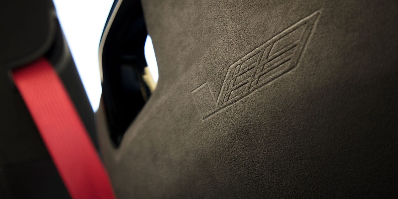 Garnitures intérieures en microfibre suédée de la Cadillac CT4-V 2024.