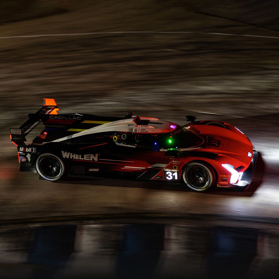 Cadillac course de nuit.